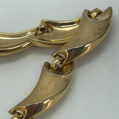 LOT 9J: Vintage Gold Tone Crown Trifari - Modernist Bracelet (7