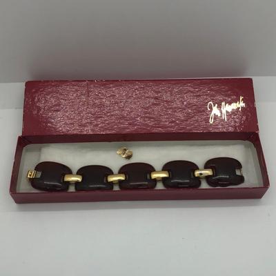LOT 24J: Vintage Crown Trifari Brown Lucite Panel Bracelet (7