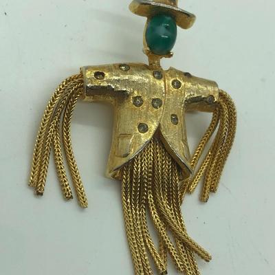 LOT 29J: Unique Gold Tone Brooches - Frog, Scarecrow & Christmas Tree