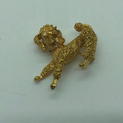 LOT 31J: Vintage Pins & Brooches - Wells Gold Filled Pearl Flower, Krementz Horse Shoe Flower & More