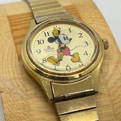 LOT 81J: Vintage Mickey Mouse Watch- Runs!