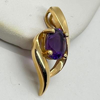 LOT 97J: 14 K Yellow Gold and Oval Amethyst Pendant