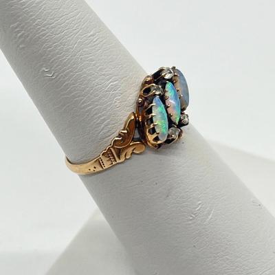 LOT 126J: Antique / Vintage 14K Gold Opal Ring with Diamond Chips - Size 6.5 - 1.8gtw