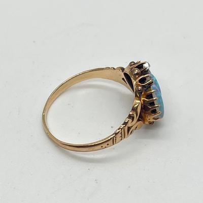 LOT 126J: Antique / Vintage 14K Gold Opal Ring with Diamond Chips - Size 6.5 - 1.8gtw