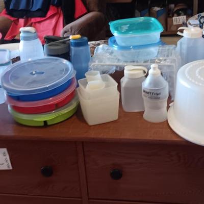 LARGE ASSORTMENT OF FOOD STORAGE CONTAINERS