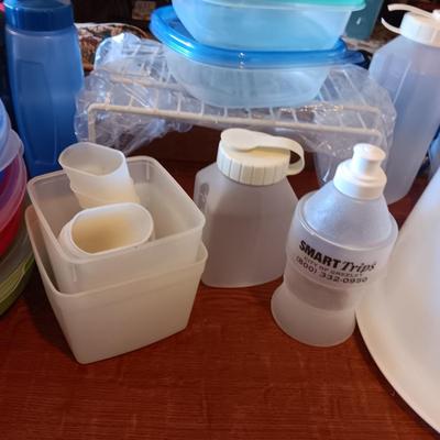 LARGE ASSORTMENT OF FOOD STORAGE CONTAINERS