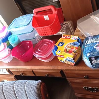 LARGE ASSORTMENT OF FOOD STORAGE CONTAINERS