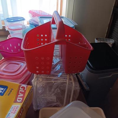 LARGE ASSORTMENT OF FOOD STORAGE CONTAINERS