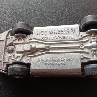 "WHERE'S THE BEEF?" MASK AND VARIOUS OTHER TOYS