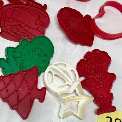 Tupperware & other cookie cutters