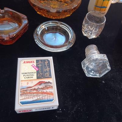 LARGE AMOUNT OF BAR GLASSES, ASHTRAYS AND CARAFES