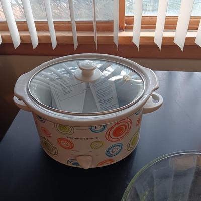CROCK POT, LARGE BOWL AND STOCK POT