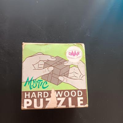 SALEM SLIM LIGHTS AND OTHER GLASSES, UNITED AIRLINE CARDS AND MORE