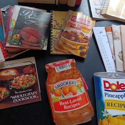 COOK BOOKS & RECIPE PAMPHLETS