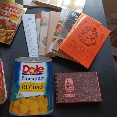 COOK BOOKS & RECIPE PAMPHLETS