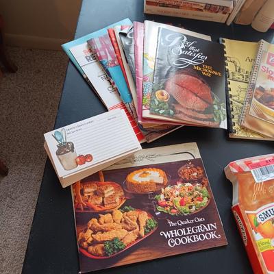 COOK BOOKS & RECIPE PAMPHLETS