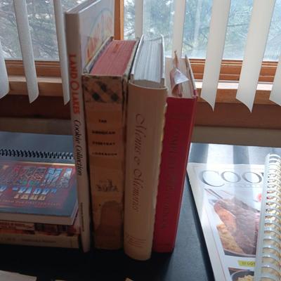 COOK BOOKS & RECIPE PAMPHLETS