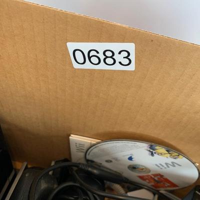 Wii Model RVL-001 System Accessories & Games