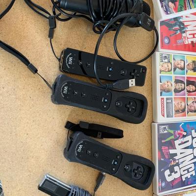 Wii Model RVL-001 System Accessories & Games