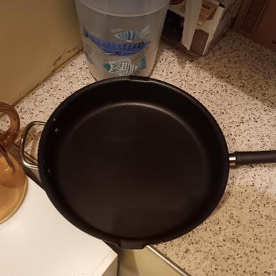 LARGE NORDIC WARE SKILLET, GLASS AND PLASTIC PITCHERS