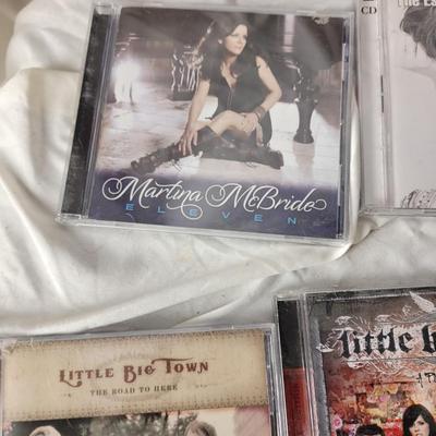 Lot of 8 country music cds