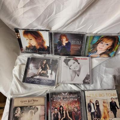 Lot of 8 country music cds