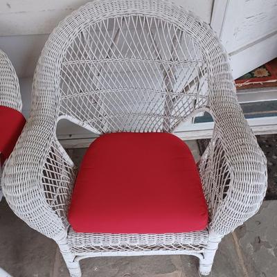 4 pc Wicker set with cushions