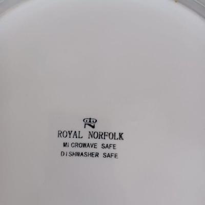 6 Royale Norfolk Plate/ Bowls