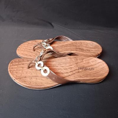 LIKE NEW ORTHAHEAL LADIES SANDALS