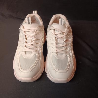 LIKE NEW MADDEN GIRL WALKING SHOES