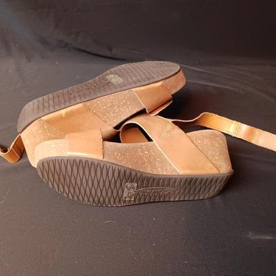 LIKE NEW CLARK'S COLLECTION LADIES SANDALS