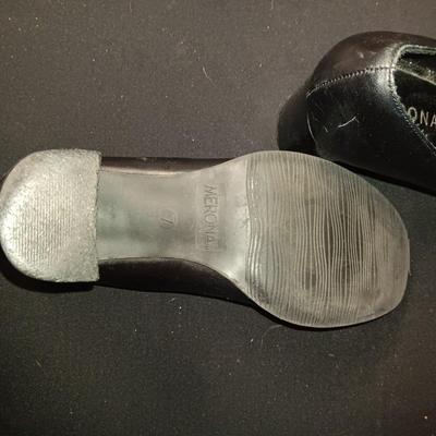 MERONA DRESS SHOES SIZE 7 AND MOUNTAIN SOLE SANDALS SIZE 6