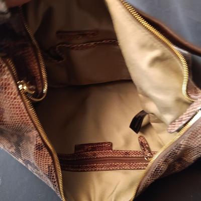 GILI GENUINE LEATHER PURSE