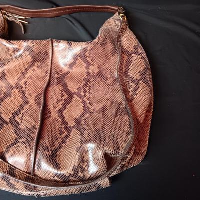 GILI GENUINE LEATHER PURSE