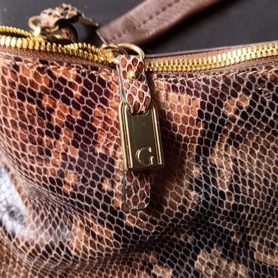 GILI GENUINE LEATHER PURSE