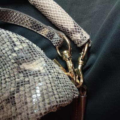 GILI GENUINE LEATHER PURSE