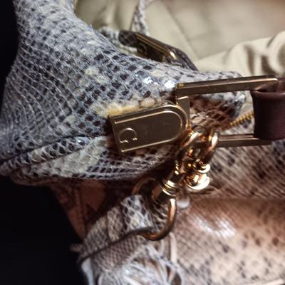 GILI GENUINE LEATHER PURSE