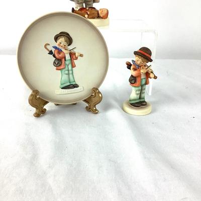 1064 Vintage Hummel Figures & Decorative Plate Doctor Little Fiddler