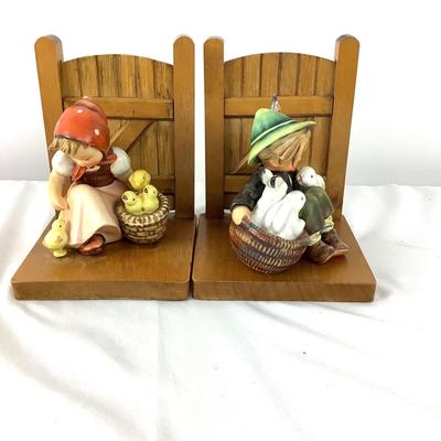 1065 Goebel Hummel Playmates Bookends