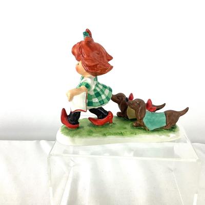 1068 Vintage Walter Goebel "Putting on the Dog"