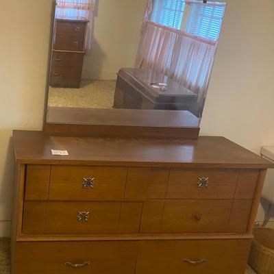 Vintage Dresser w/Mirror