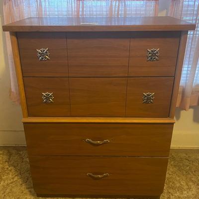Vintage Chest of Drawers