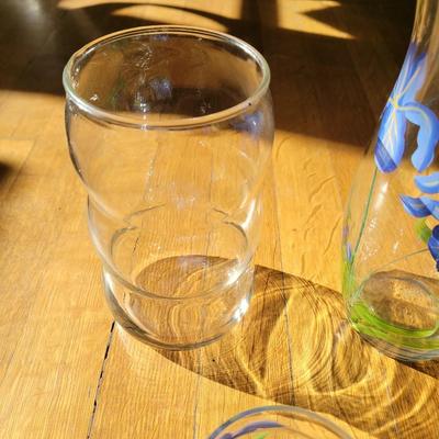 2 handpaint3d glasses, 1 matching vase and additional vase