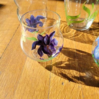 2 handpaint3d glasses, 1 matching vase and additional vase