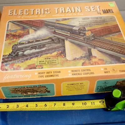 LOT 168 OLD MARX ELECTRIC TRAIN SET IN THE BOX