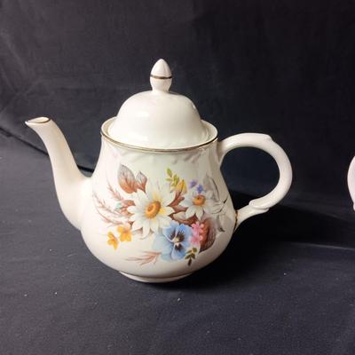 ARTHUR WOOD TEAPOT