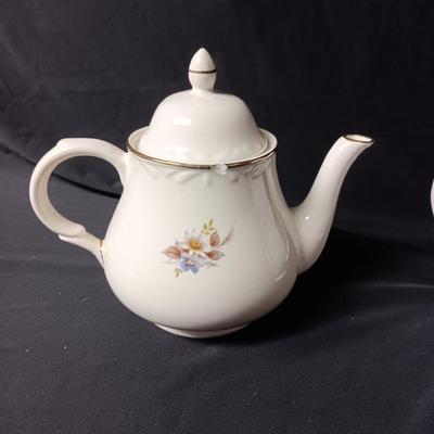 ARTHUR WOOD TEAPOT