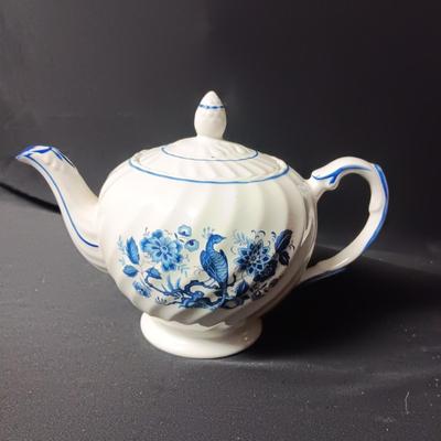 2 ELLGREAVE ENGLAND IRONSTONE TEAPOTS