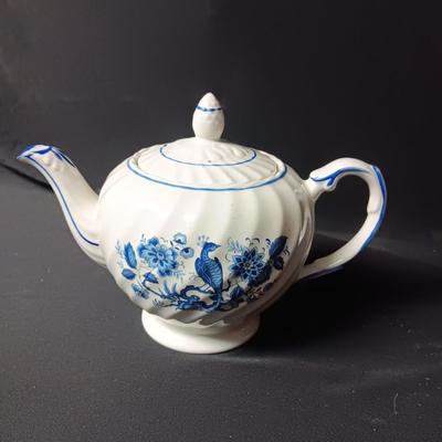 2 ELLGREAVE ENGLAND IRONSTONE TEAPOTS