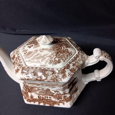SEAFORTH WOODS BURSLEM ENGLAND TEAPOT